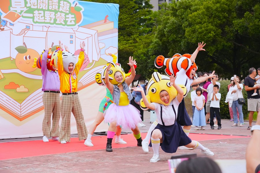 紙風車劇團帶來經典兒童劇-深海魚劇場-_0